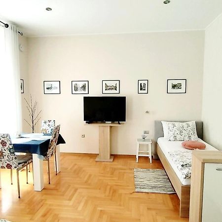 Lavender - City Room With Free Parking PUY Exterior foto