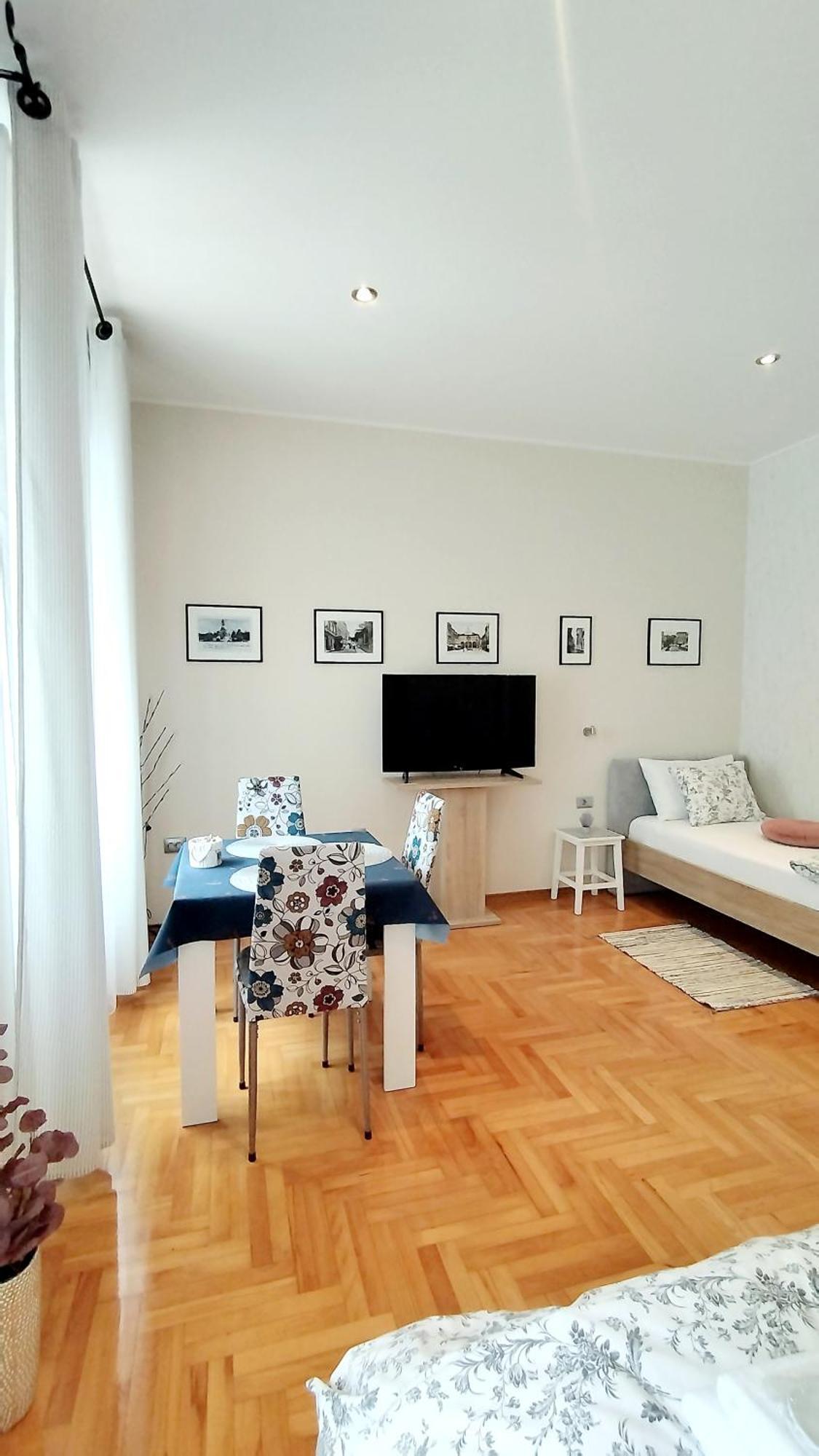 Lavender - City Room With Free Parking PUY Exterior foto